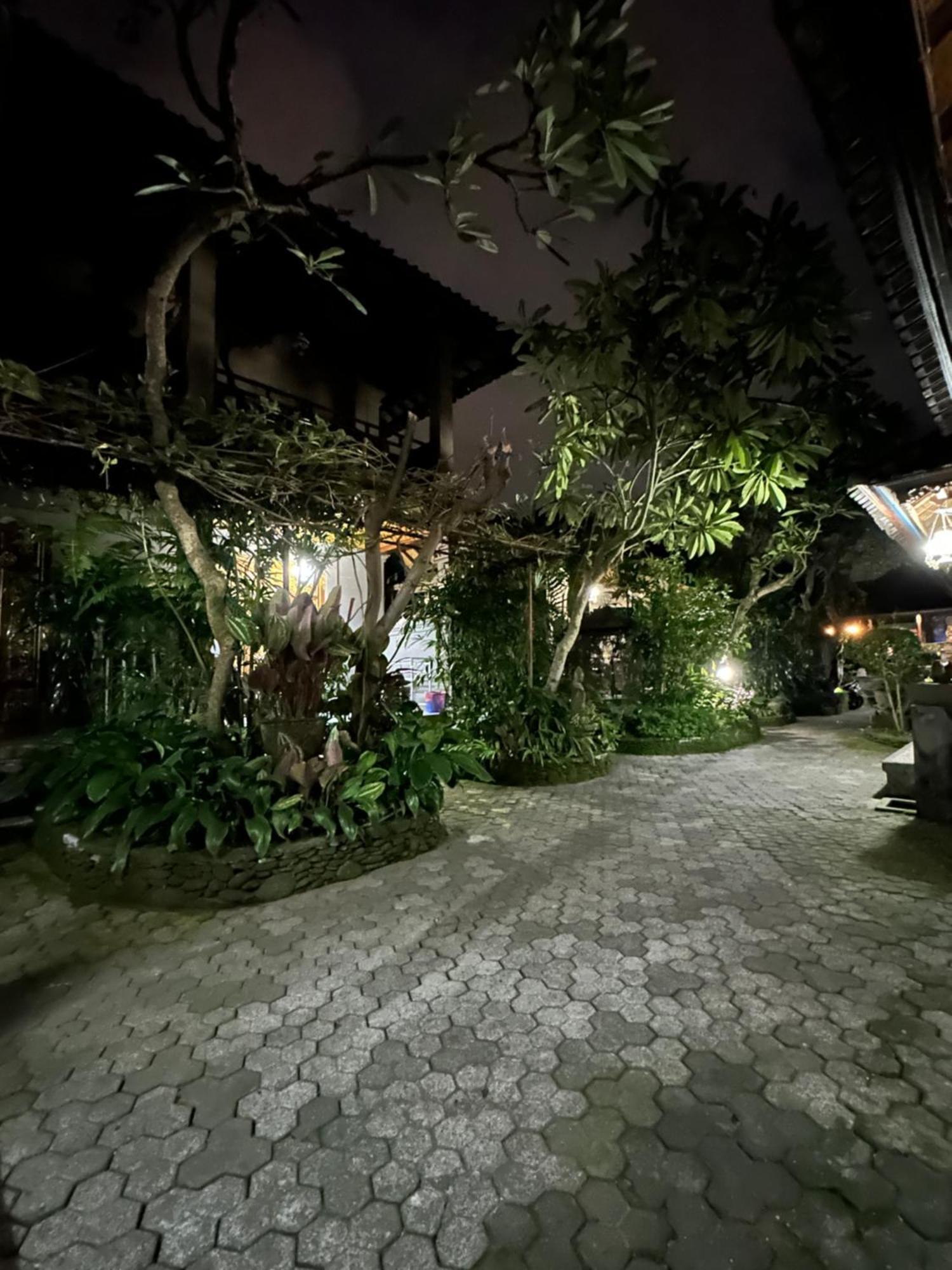 Nirvana Pension Ubud Exterior foto